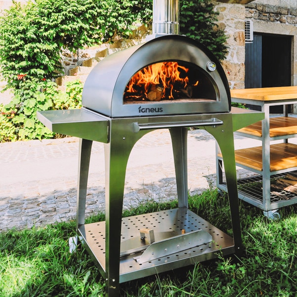 Outdoor garden freestanding pizza oven